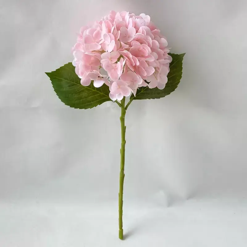 Sentuhan sebenar Hydrangea buatan