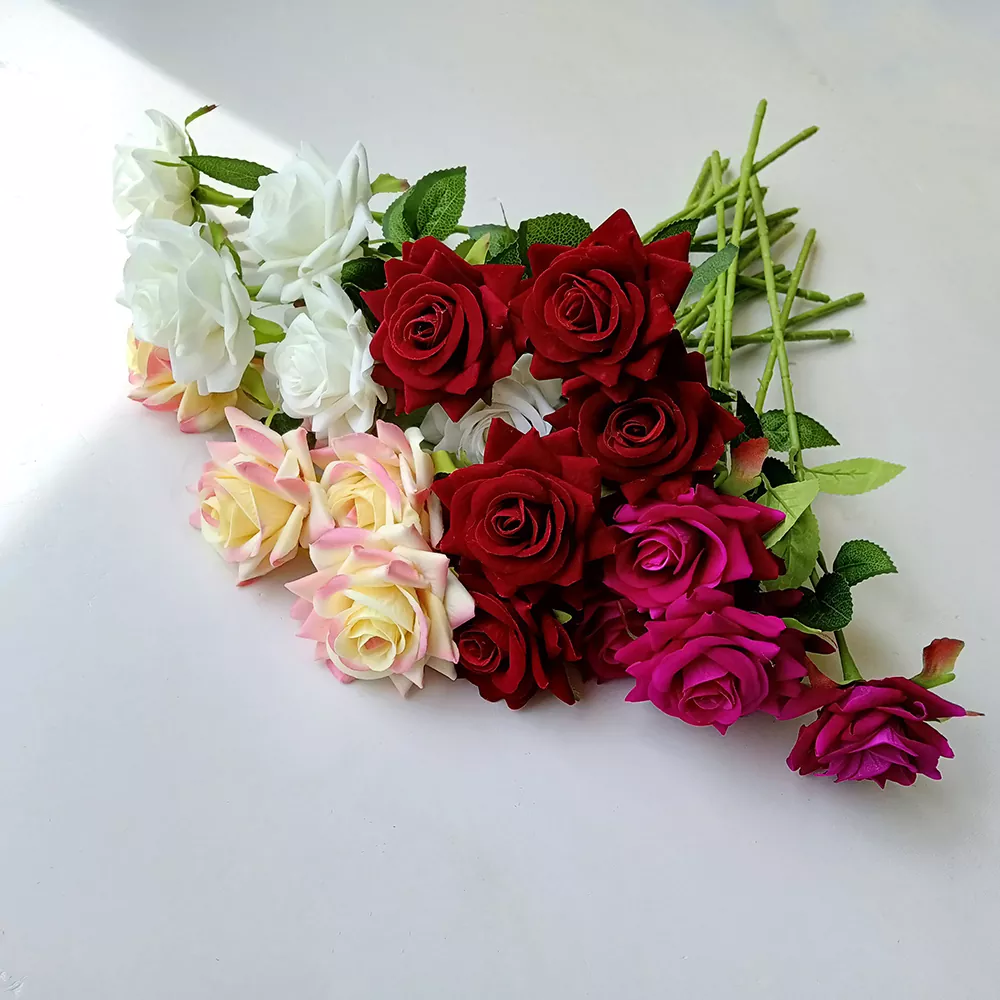 Bunga sutera Velvet Rose
