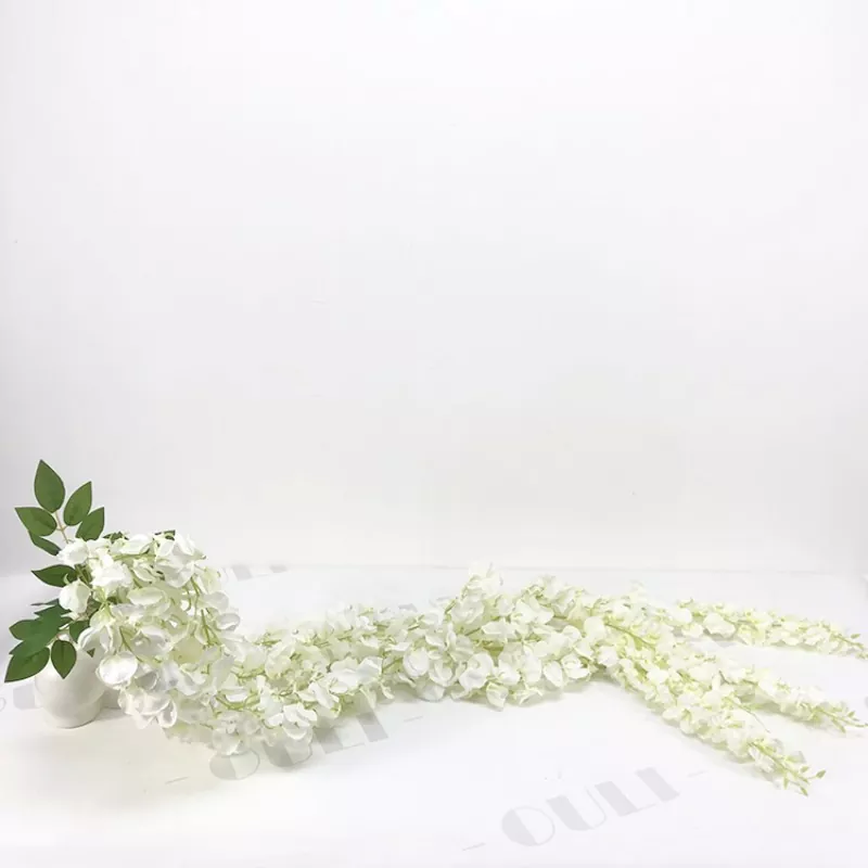 Bunga wisteria palsu putih